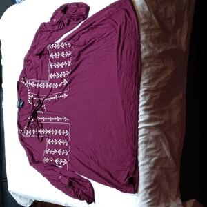 U-knit womens 2X burgundy embroidered top
